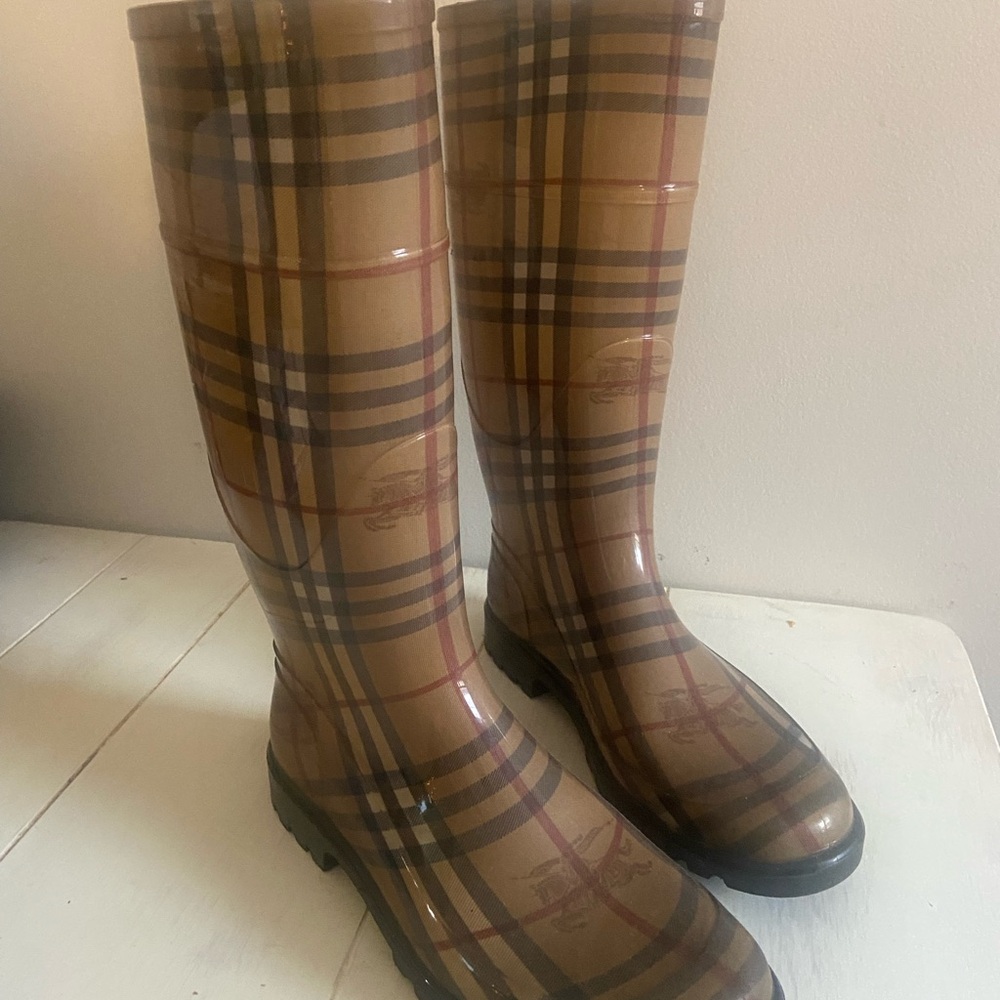 Authentic Burberry Rain Boots Size 39